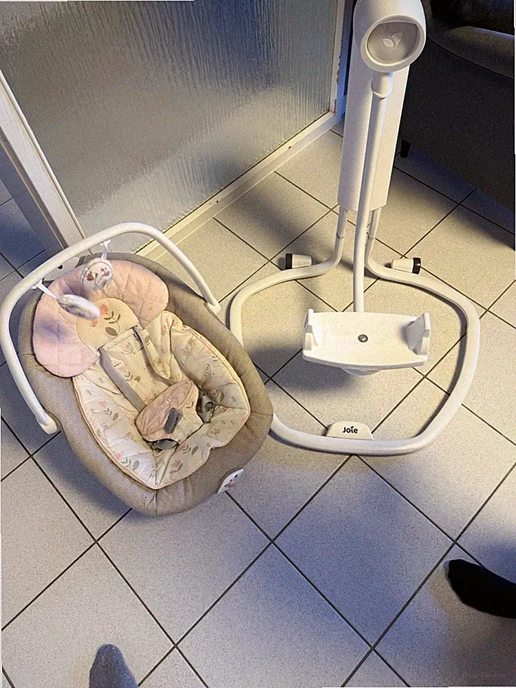 Joie Babyschaukel Elektrisch mit Gestell, Blumen, Beige/Grau/Weiß,Pink Mädchen
