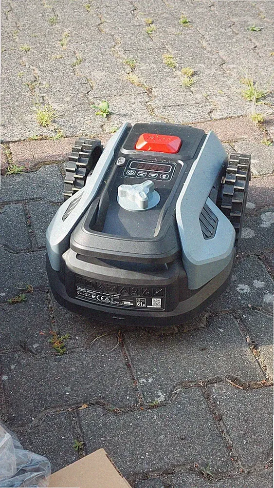 Mähroboter von Scheppach BRMR300, elektrisch 1 x gefahren, gebraucht, 1 A Zust.