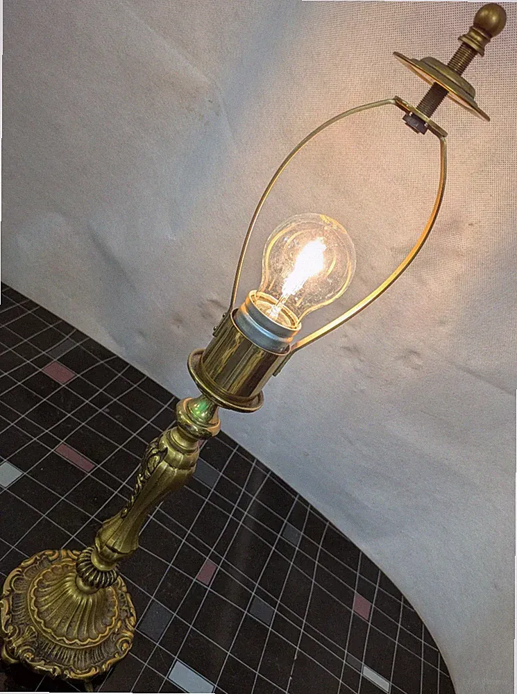 Vintage Tischlampe Lampenfuß Barockstil elektrisch 52cm Messing schwer