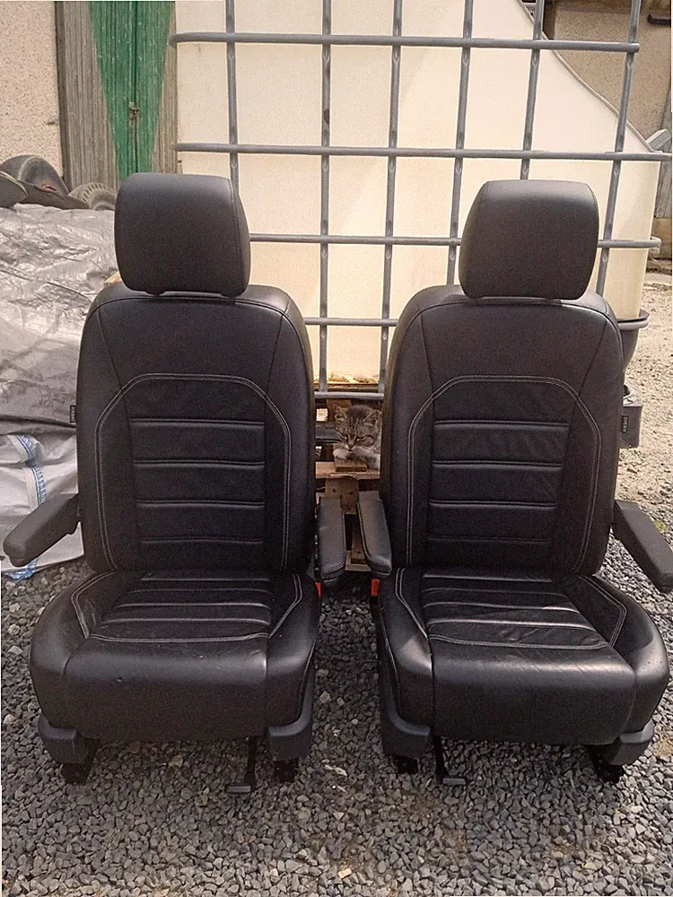 VW T5 T6 T6.1 Leder Fahrer Beifahrersitz Sitze Sitz Schwarz halb elektrisch