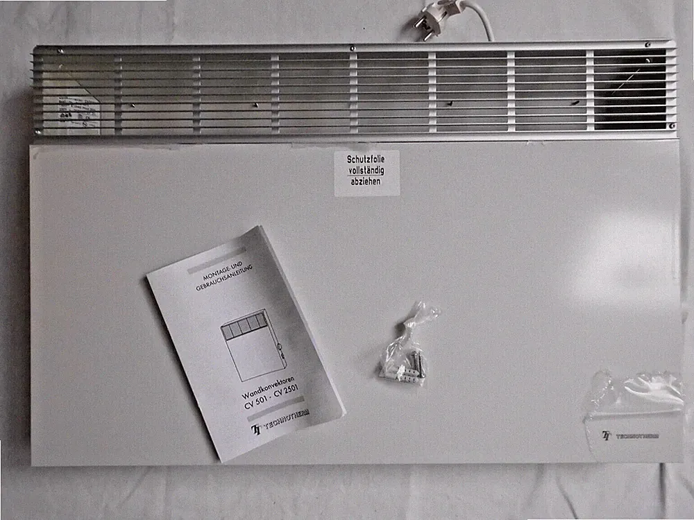 Wandheizer Heizkörper Wandkonvektor elektrisch 2000 Watt mit Stecker neuwertig