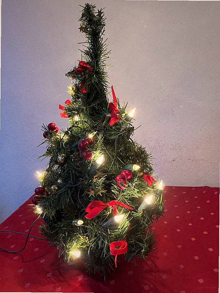 Weihnachtsbaum elektrisch geschmückt beleuchtet 52 cm Kunststoff funktionsfähig
